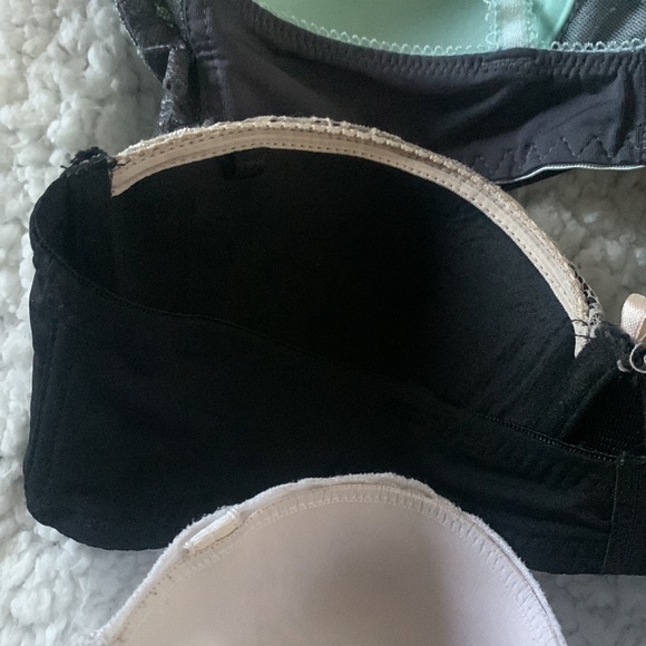 Bundle 4 used bras. 1 strap 3 strapless - Picture 5 of 10